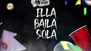 Ella baila sola