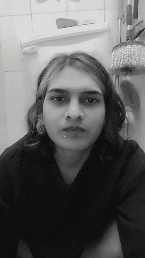 Zoyasazadai alone in a toilet inside