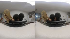 NEW 3DVR180 YUANYUAN HEIYU showed off his dirty shoes and feet