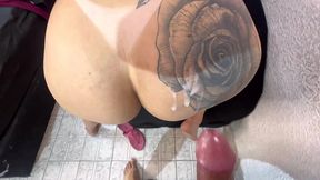 safada pediu pra gozar na bunda pra voces ve como e gostoso o rabo dela cheio d porra