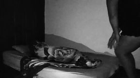 voy a la casa de mi amigo a jugar free fire luego su mama entra al cuarto y me hace un buen sexo oral luego me la follo antes de que mi mejor amigo se levante