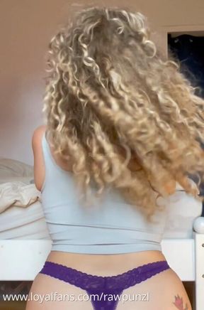 1.5 min sensual hairplay (solo, pawg, curly, thick blonde)