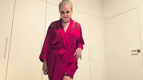 Mature Lady Seduced & Creampied