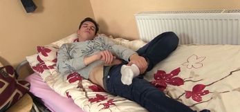 TwinkysFeet. - Handsome gay pumps his coc
