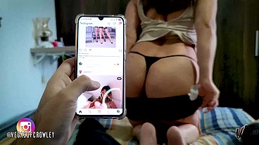 Espero que mis padres no se enteren de que deje que mi hermana me chupara la verga!! Me suplico y no me pude negar!