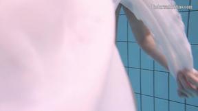 ”Aqua babe Andrejka underwater stripping & swimming”