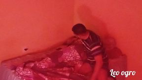 padrasto se arrasta a noite ate o quarto da jovem inocente - myllena rios