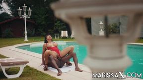 Valentina Ricci gets booty banged and sucks giant shaft by the pool