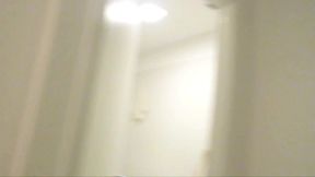llega el cornudo justo que la mujer estaba cojiendo con uno de los tantos vecinos que se coje