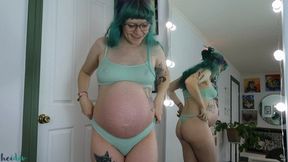 Pregnant Cake Smash and Twerking