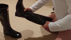 Wanked into her Hunter boots
