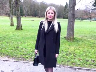 28-year-old Georgia gets pounded