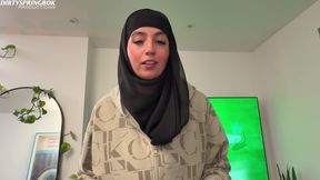 Hijabi Girl Sucks a White Cock Whilst Her Parents Are Upstairs