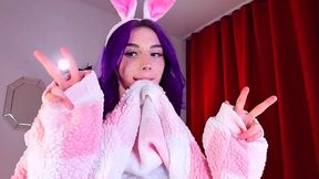 Sweet Eaton Putting A Sex Toy in Her Asshole