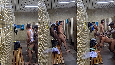 SEXO NO BANHEIRO DO TERMINAL DE ÔNIBUS