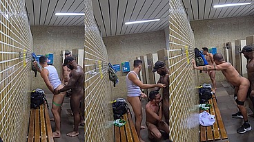 SEXO NO BANHEIRO DO TERMINAL DE ÔNIBUS