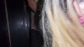 levando pica e bebendo leite na balada