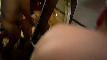 TREMENDA COGIDA EN EL BAÑO DEL AVION.