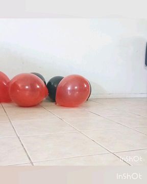 Heel vs. Balloon | Glitter Crush Power Play