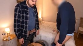 Rea gives everything to get the real estate agent to lower his price