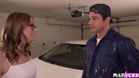 Sexy mommie swaps nasty rear-entry romp for mechanic services