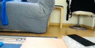 Hottie exposes her juicy pussy on live webcam