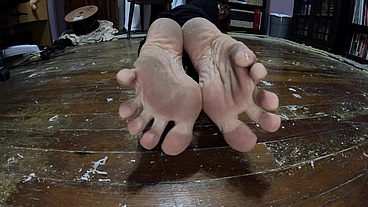 Master wants you to cum on his dirty soles - Foot Joi