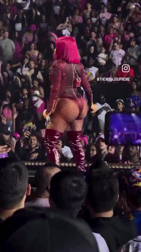 Curvy celebrity Nicki Minaj and her partner enjoy a steamy night