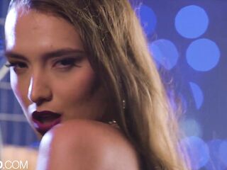 SLAYED Leading ladies Aidra & Izzy steal the spotlight