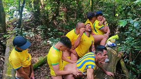depois do jogo do brasil fomos trepar no meio da mata trepar