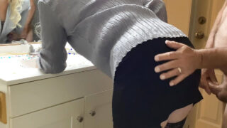 Fucking &#8211; ragazzo ben dotato che scopa nel culo una ragazza americana bionda matura in calze