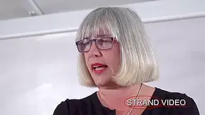 Sarah Stern - She Cant Stop Wanking