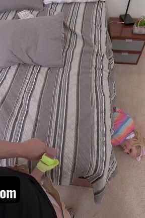 Bratty Step Sister Can't Stop Teasing Her Big Stepbrother Because She's Obsessed with Huge Cocks