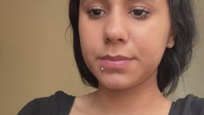 ILIANA SELFIE SMOKE