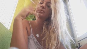 Lola is big smoker wmv