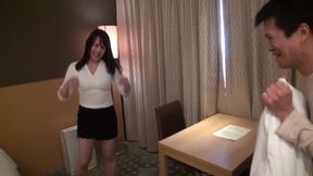 Muzzled Milf Munching Rice: 19Min Feast
