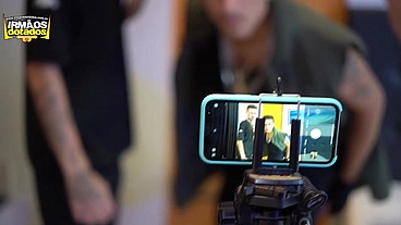 ENSAIO FOTOGRAFICO TERMINA EM PUTARIA