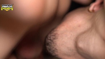 ENSAIO FOTOGRAFICO TERMINA EM PUTARIA