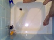 Die Dusche wird total verpisst