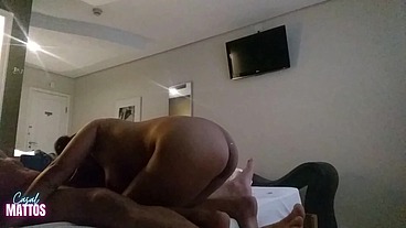 Meu corno pediu pra eu mamar e dar no motel pra um desconhecido que me fodeu gostoso