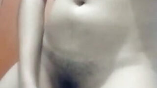 거친 섹스 손가락질, 페이스시팅, 입 벌리기, 주먹질 &#8211; 항문 주먹질 당하는 인도 창녀