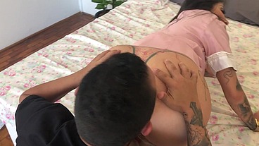 CORTES: ANAL COM ANÃO BEM DOTADO - METENDO NO CUZINHO DA PATROA ENQUANTO O AMIGO FILMA TUDO