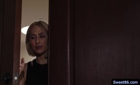 Slutty babes Carter Cruise and Brandi Love fingerfucking