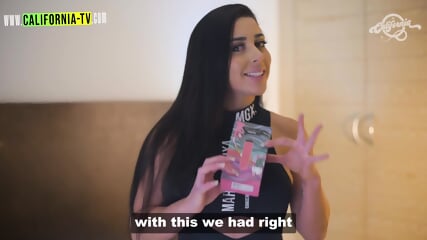 Busty Brunette Shows Her Wet Pussy To A Married Taxi Driver. amateur-blowjob