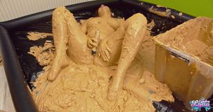 Cheerleader mud orgasm