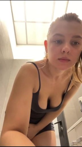 Spectacular moment from &quot;Squirting in the changing room&quot;