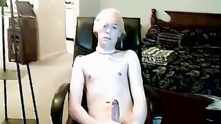 Watch the first time of this hot mature babe's solo cam show with a silver blonde