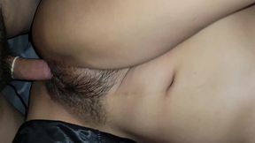 chica caliente de 18 anos folla mi gran polla recibiendo semen en el cono peludo