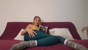 Step-sister Reading and Farting