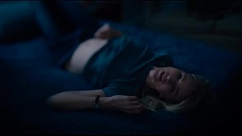 Netflix lesbian series &#039_GYPSY&#039_ - MILF Naomi Watts masturbating thinking about young Sophie Cookson